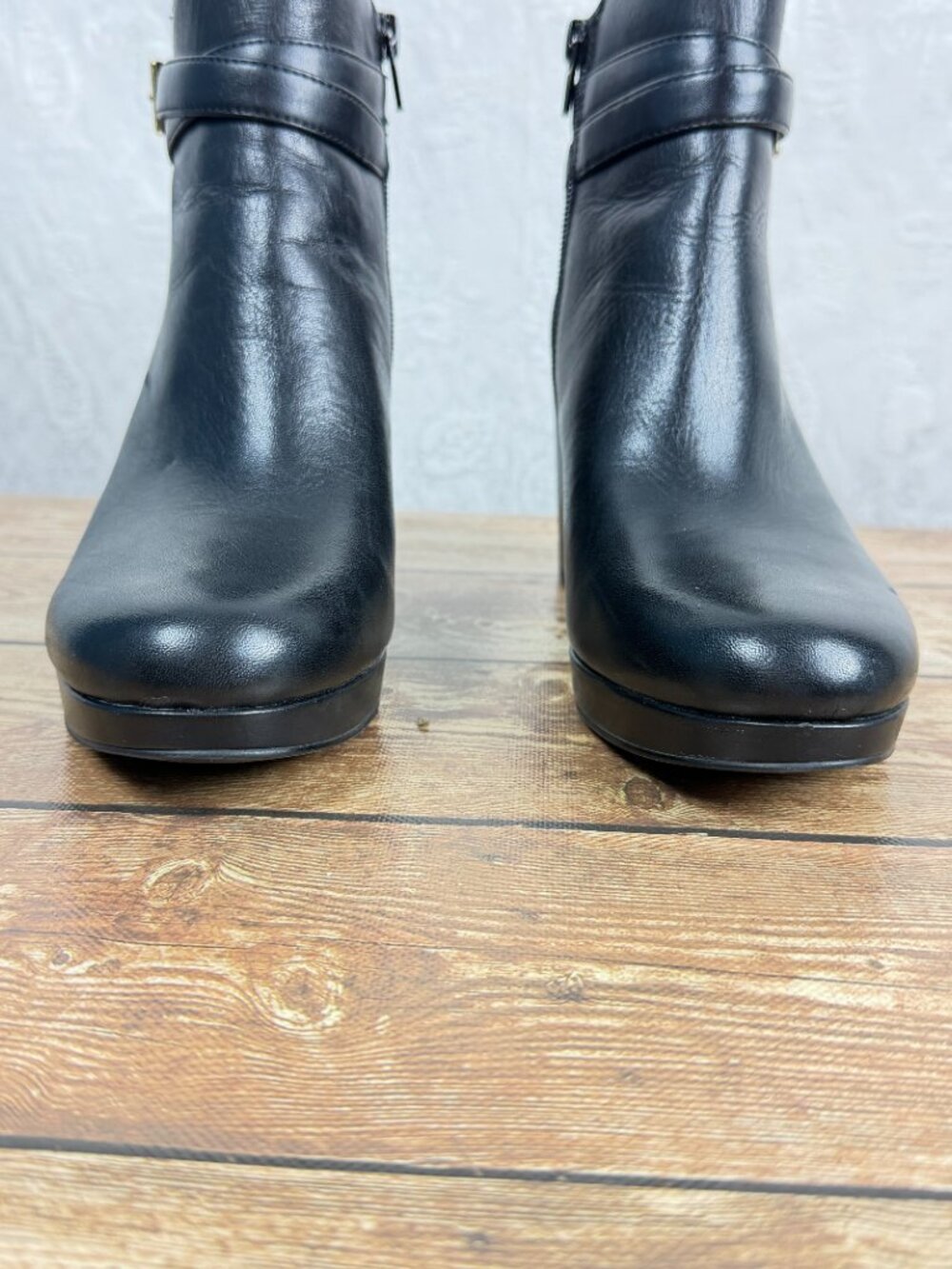 Vionic Women’s 6.5 Black Leather Ankle Boots Block Heel Buckle Strap Side Zip - Picture 3 of 11